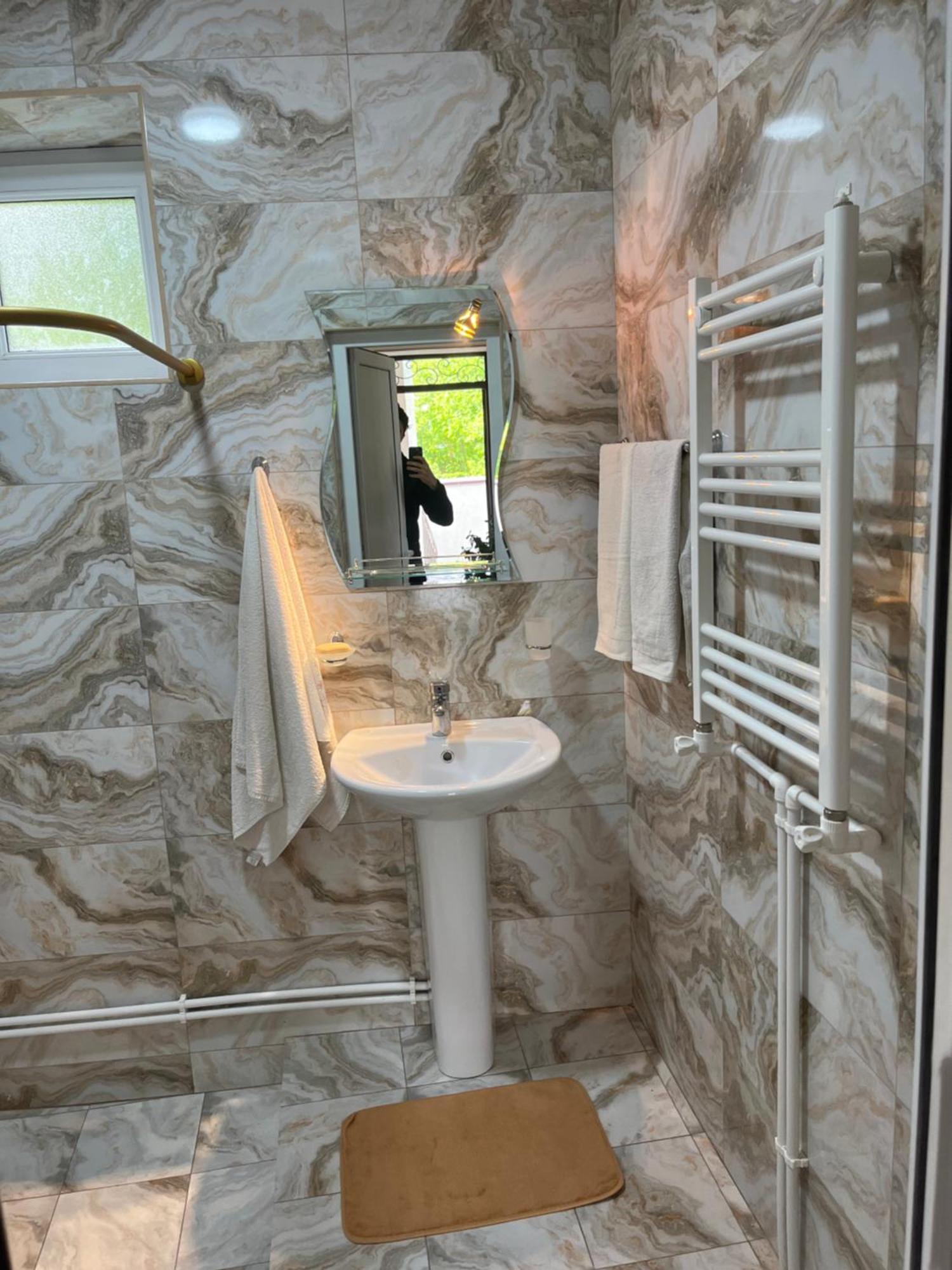 Inexpensive House Panzió Vanadzor Kültér fotó